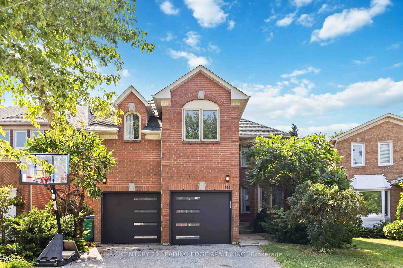 Property Photo: 5201 Champlain Trail ON L5R 3B1