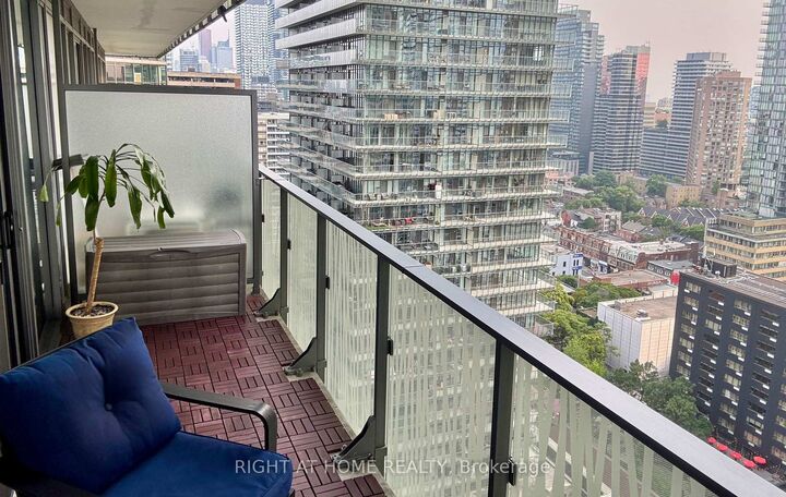 Property Photo: 42 Charles Street E 2206 ON M4Y 1N3