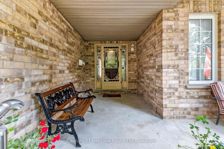 Property Photo:  739 Thornwood Drive  ON N6H 5S6 