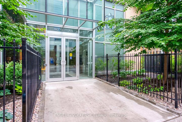 Property Photo: 40 Nepean Street 707 ON K2P 0X5