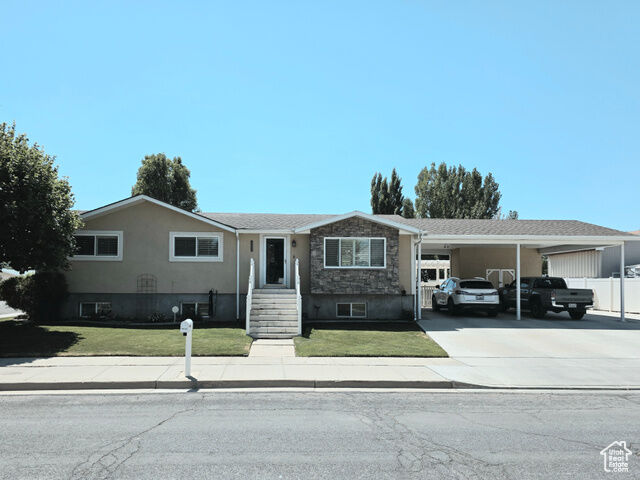 Property Photo: 625 W 200 S UT 84501