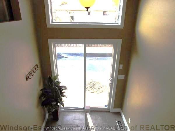 Photo de la propriété: 2211 Askin Avenue Lower ON N9B 3Y5