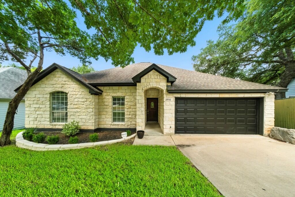 Property Photo:  2916 Chisholm Trail  TX 78734 