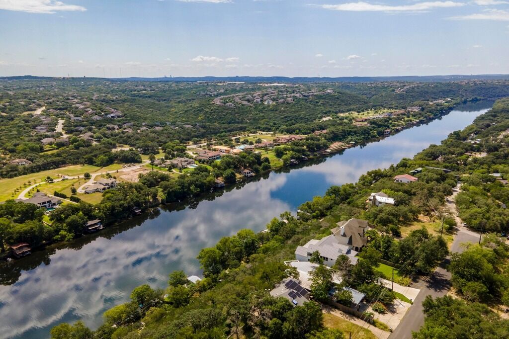 Property Photo:  2916 Chisholm Trail  TX 78734 