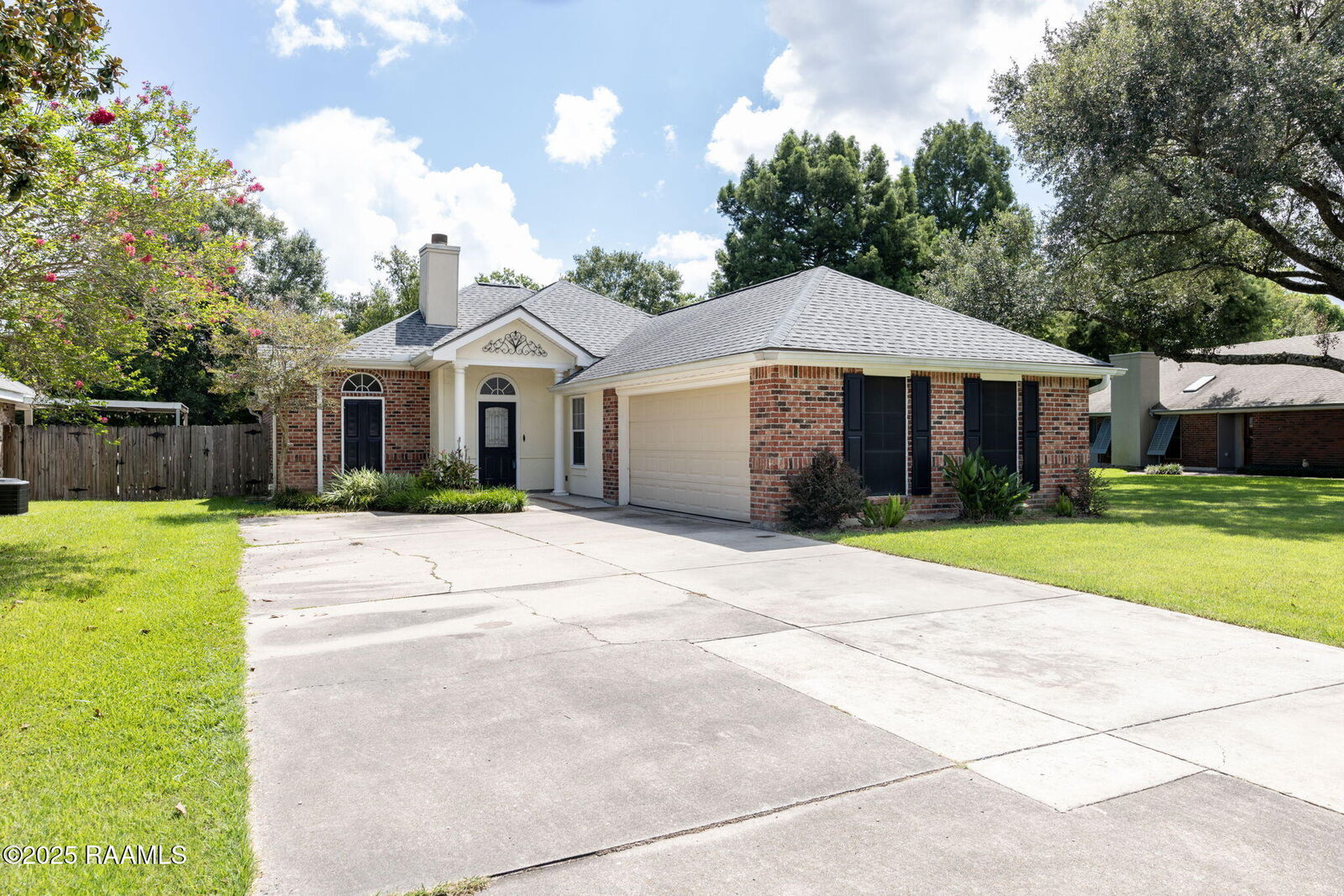 Property Photo: 204 E Weeks Drive LA 70592