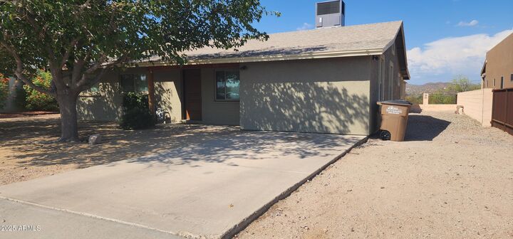 Property Photo:  551 N Jackson Street  AZ 85390 