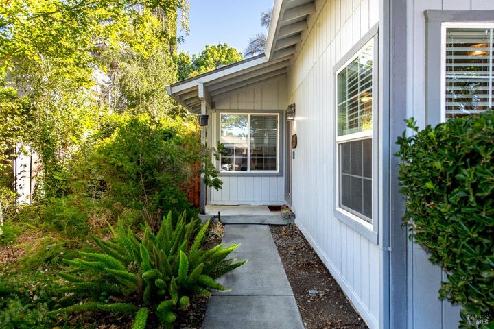 Property Photo:  920 N Lincoln Street  CA 95620 