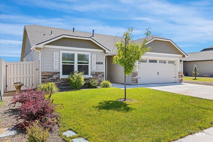 Property Photo:  16856 Suffolk Ave  ID 83607 