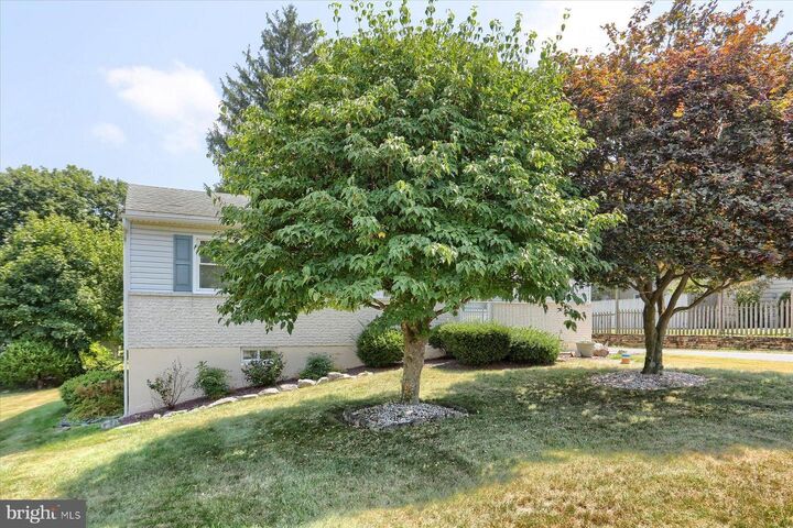 Property Photo:  621 Blue Bell Avenue  PA 17112 