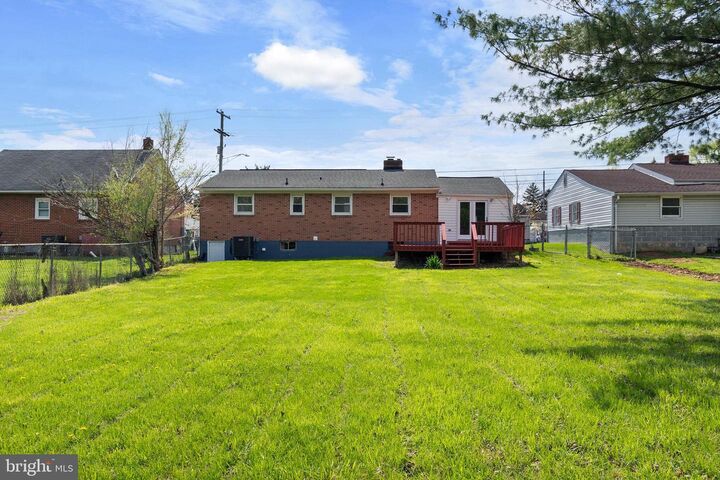 Property Photo:  1005 Pennsylvania Avenue  VA 22601 