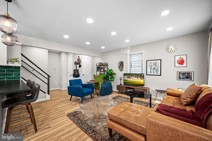 Property Photo:  2711 Taft Avenue  PA 19038 