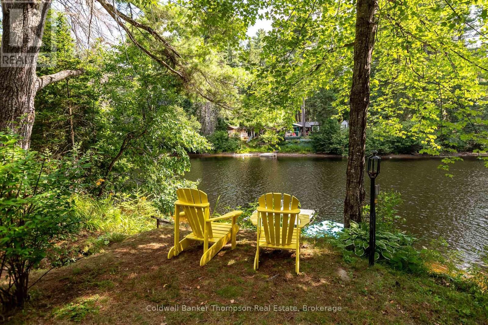 Property Photo:  132 Muskoka River Road North  ON P0B 1L0 