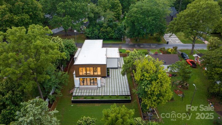 Property Photo: 1027 Woodside Avenue NC 28205