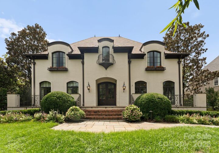 Property Photo:  1610 Twiford Place  NC 28207 