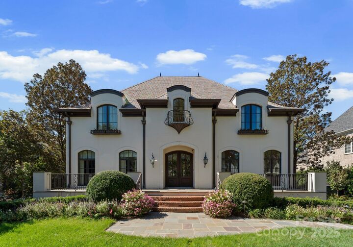 Property Photo:  1610 Twiford Place  NC 28207
