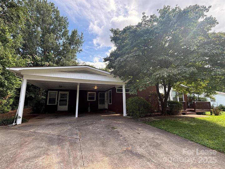 Property Photo:  724 Oakdale Drive  NC 28677 
