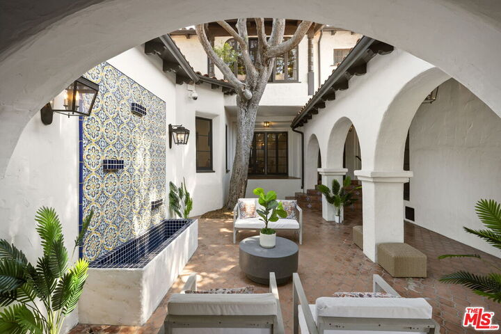 Property Photo:  2714 Forrester Dr  CA 90064 