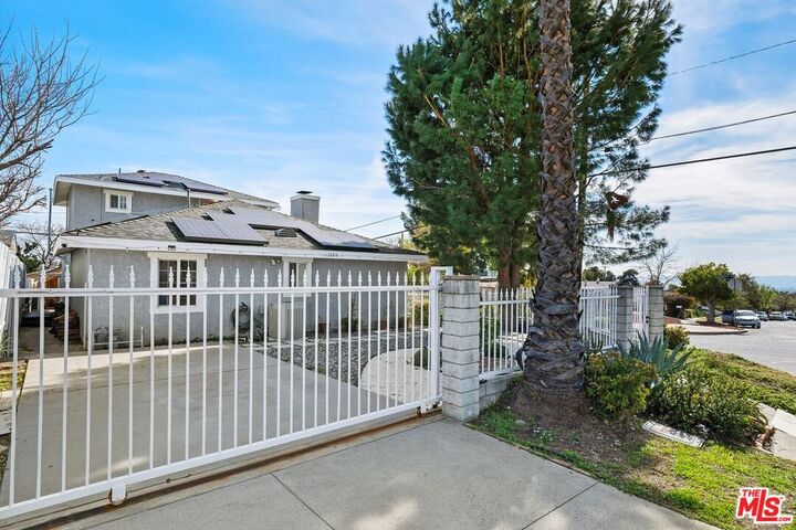 Property Photo:  13280 Raven St  CA 91342 