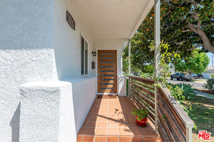 Property Photo:  8125 Regis Way  CA 90045 