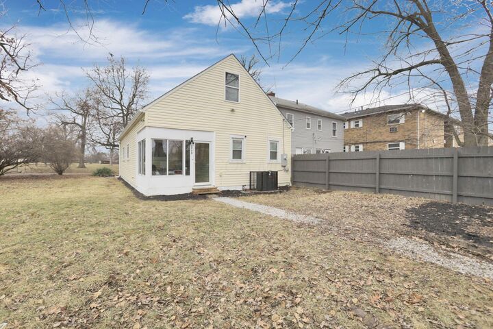 Property Photo:  1719 Sullivant Avenue  OH 43223 
