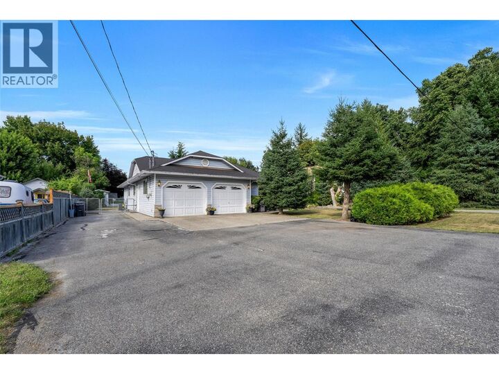 Photo de la propriété:  2260 Wilson Avenue  BC V0E 1B1 