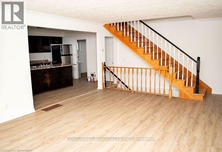 Photo de la propriété: 84 Balm Beach Road East ON L0L 2J0