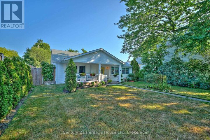 Property Photo: 662 Lakeshore Road West ON L2A 1B9