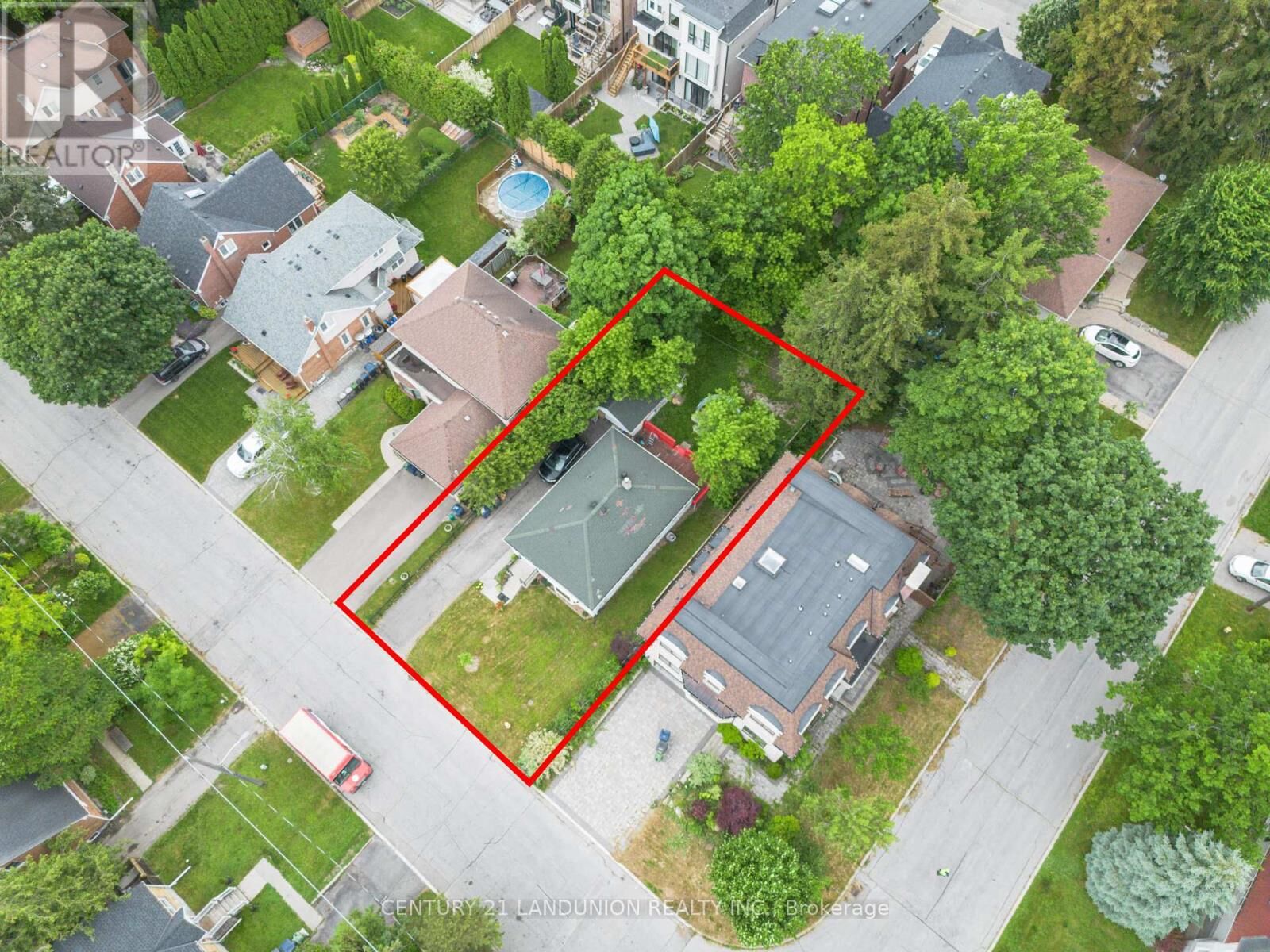 Property Photo: 200 Elmhurst Avenue ON M2N 1S3