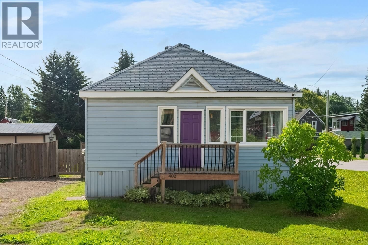 Property Photo: 402 6A Avenue BC V0B 1M0