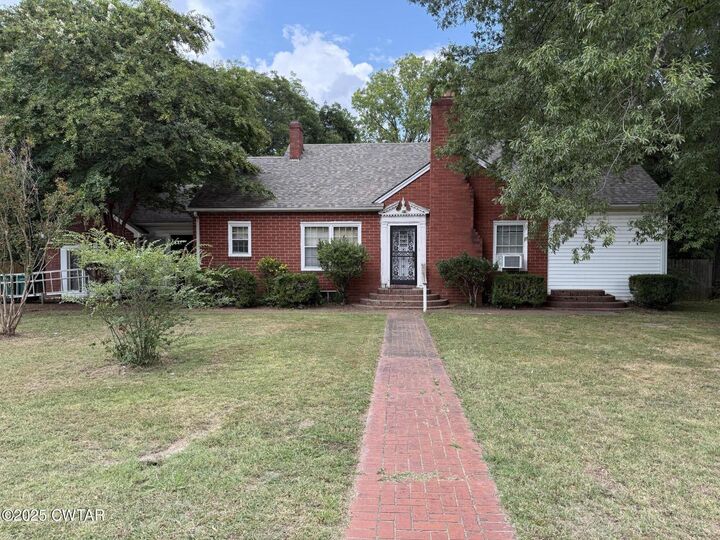 Property Photo: 1846 S Highland Avenue TN 38301