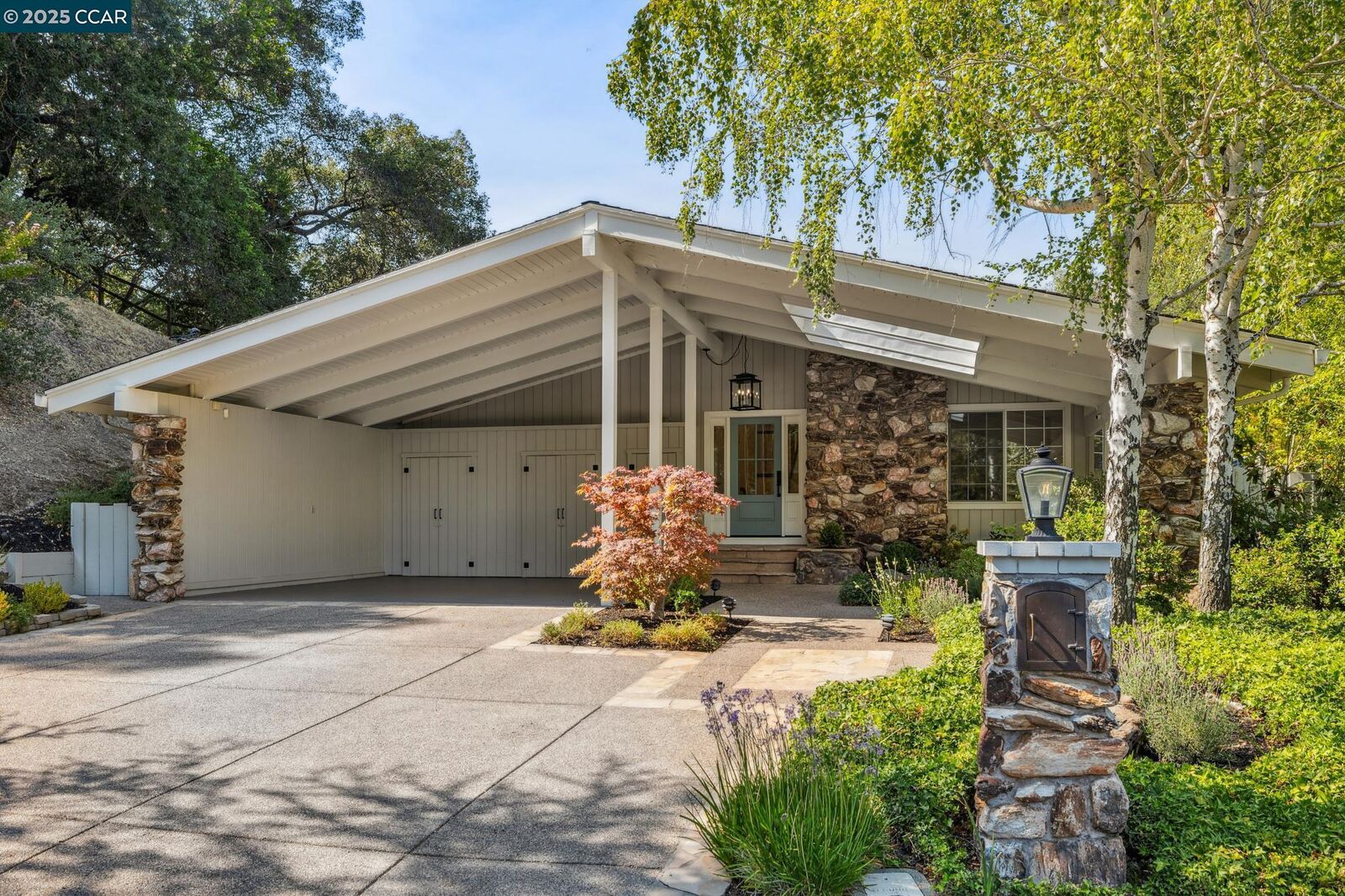 Property Photo:  1023 Ameno Court  CA 94549 
