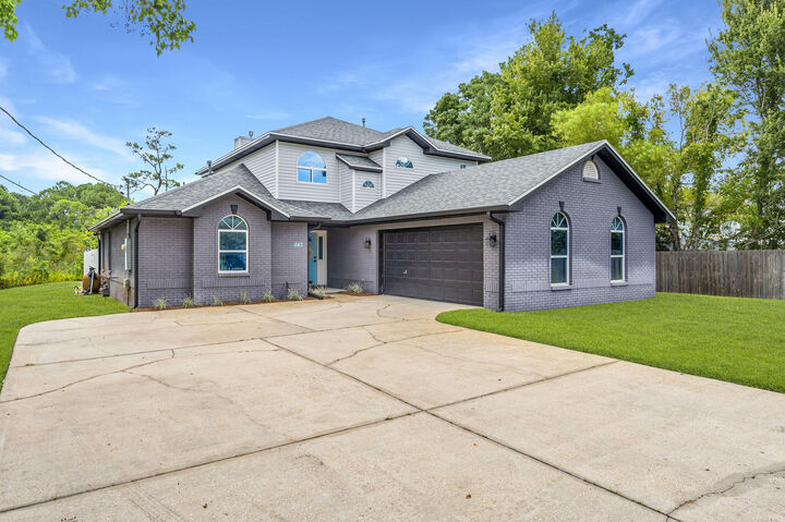 Property Photo:  843 Linda Drive  FL 32569