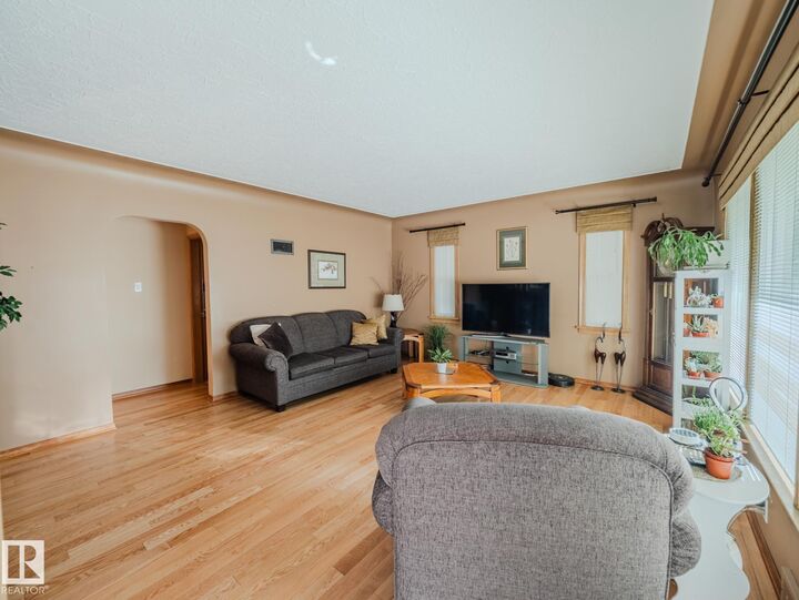 Property Photo:  10823 122 Street NW  AB T5M 0A5 