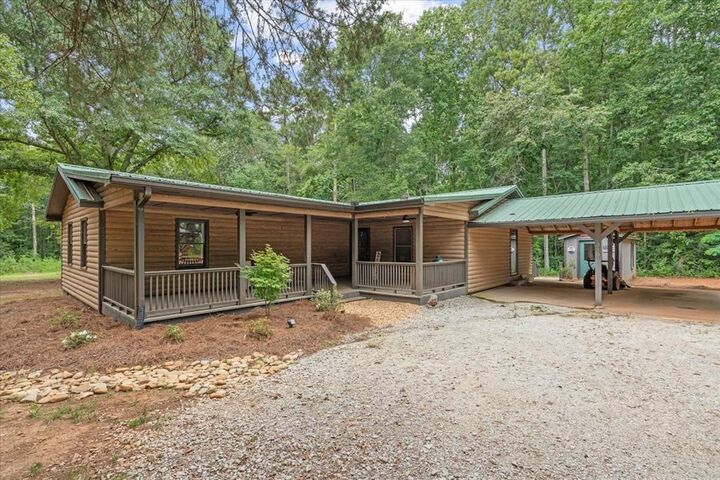 Property Photo: 315 Laurel Road GA 30117