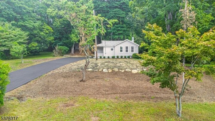 Property Photo: 1 Sisco Ln NJ 07438