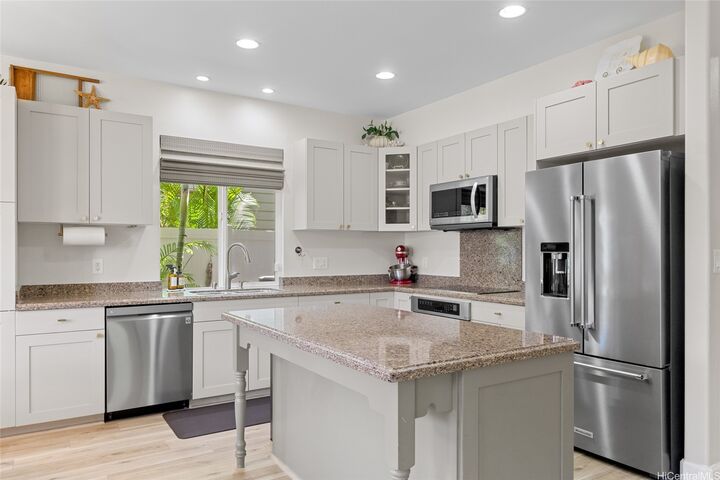 Property Photo: 91-1013 Waiinu Street HI 96706