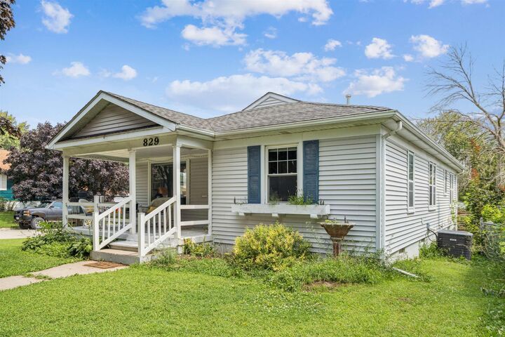 829 2nd Ave NE  Oelwein IA 50662 photo