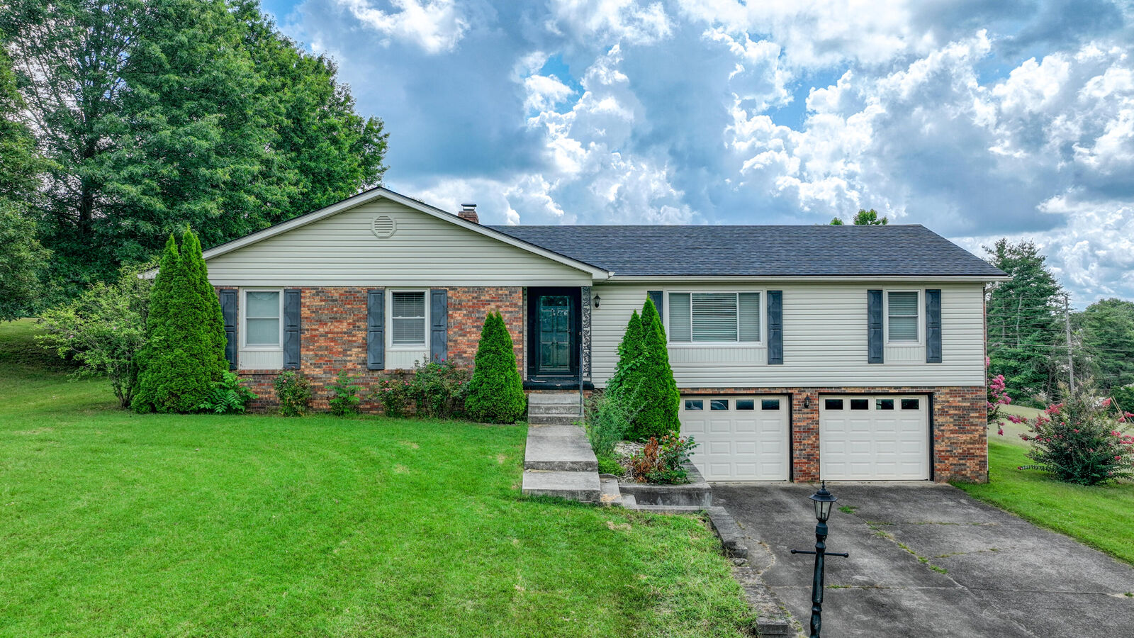 Property Photo:  140 Frankie Drive  KY 40475 