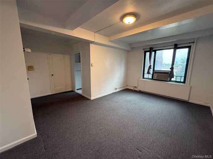 Property Photo:  1598 Unionport Road 2D  NY 10462 