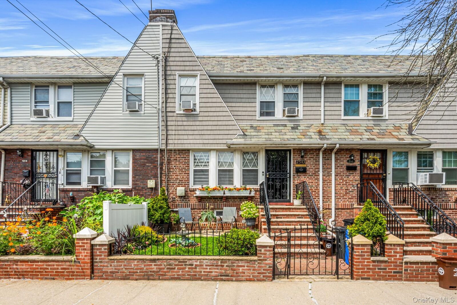Property Photo:  2543 Mickle Avenue  NY 10469 