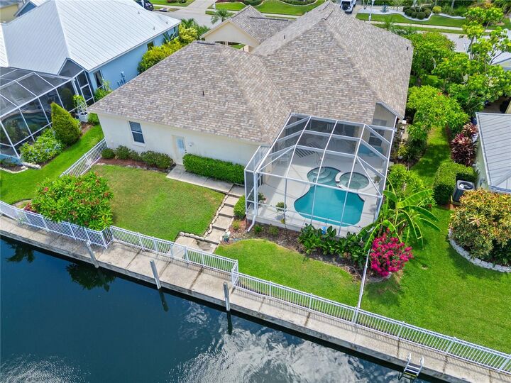 Property Photo:  4715 Halyard Drive  FL 34208 