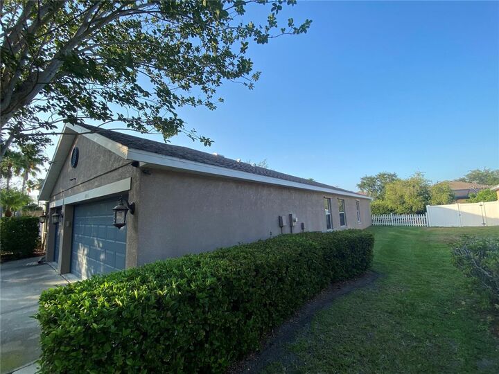 Property Photo: 6105 42nd Street Circle E FL 34203