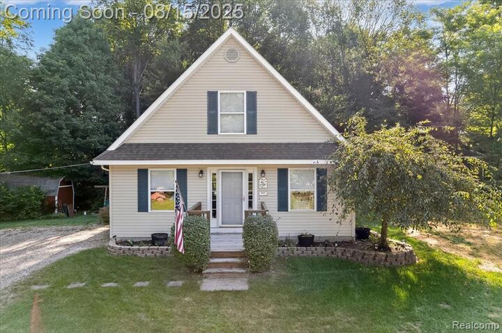 4347 Grove Drive  Dryden MI 48428 9767 photo