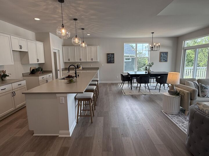 Property Photo:  403 Sandy Cir  WI 53072 