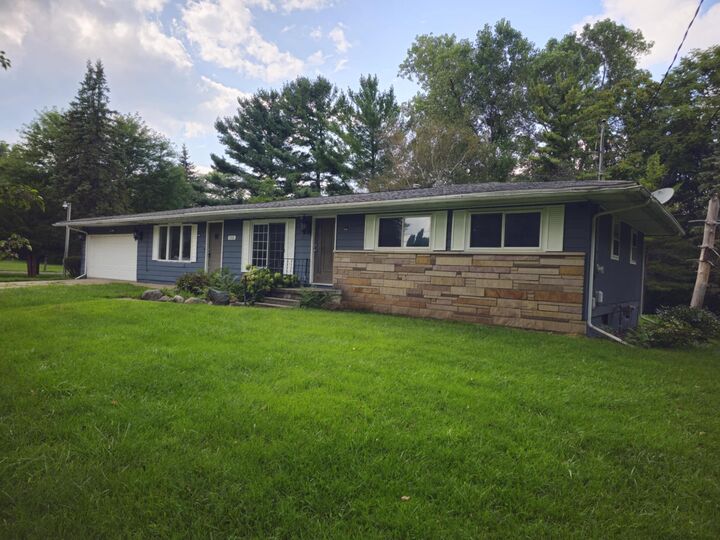 Property Photo: 212 E South Street MI 49203