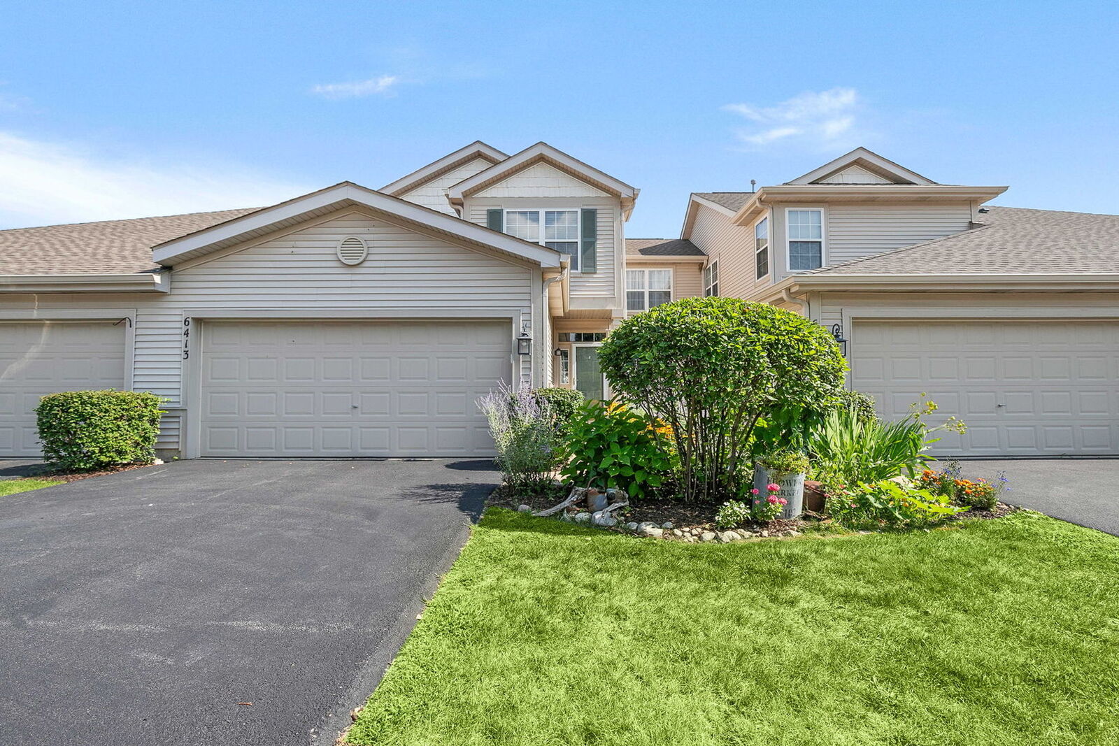 Property Photo:  6413 Cherrywood Court  IL 60020 
