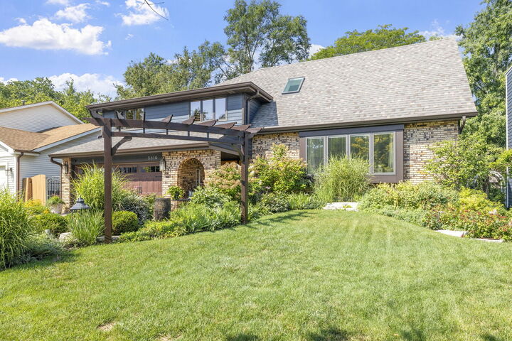 Property Photo:  5816 Raintree Lane  IL 60559 