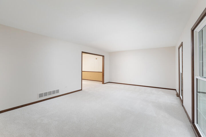 Property Photo:  1137 Overton Court  IL 60540 