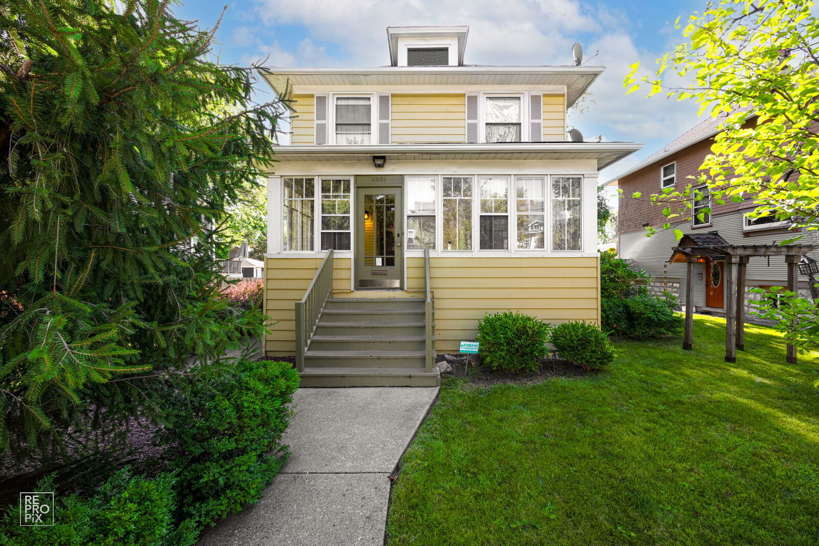 Property Photo: 3231 Wesley Avenue IL 60402