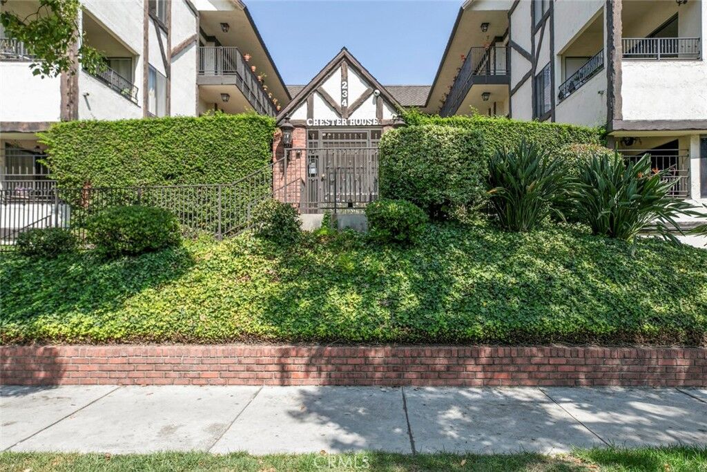 Property Photo:  234 N Kenwood Street 106  CA 91206 